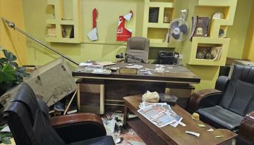 ما خلفيات اقتحام مقر صحيفة عدن الغد والاعتداء على طاقمها؟ ما خلفيات اقتحام مقر صحيفة عدن الغد والاعتداء على طاقمها؟