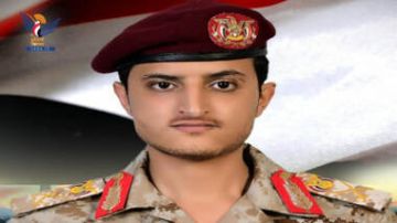 اللواء الوهبي يعزي الرئيس المشاط في وفاة والدته