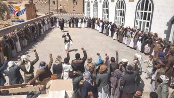 وقفات حاشدة بمحافظة صنعاء في ذكرى الهروب المذل للمارينز الأمريكي وقفات حاشدة بمحافظة صنعاء في ذكرى الهروب المذل للمارينز الأمريكي