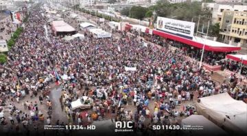 مليونية الثبات والقرار.. الشارع يعيد رسم المشهد السياسي في الجنوب مليونية الثبات والقرار.. الشارع يعيد رسم المشهد السياسي في الجنوب