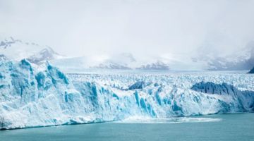 رعب في شاموني.. انهيار جليدي يبتلع متزلجين على المنحدرات