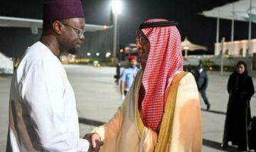 رئيس وزراء السنغال يصل جدة رئيس وزراء السنغال يصل جدة