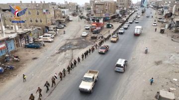 تعز.. مسير وتطبيق قتالي لخرجي طوفان الأقصى لمنتسبي أمن مديريات المربع الشرقي