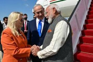 رئيس الكنيست يمنح رئيس وزراء الهند وساما