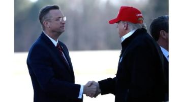 ليس نائبه.. من هو الناجي المعين الذي اختاره ترامب لحكم أمريكا في حال حدوث كارثة وغياب قسري؟