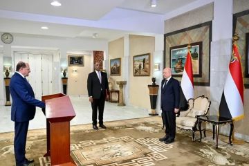  عادة ناصرية قديمة .. تغيب وزير في الحكومة الجديدة عن أداء اليمين الدستورية يثير تساؤلات!