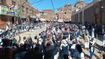 وقفات في أمانة العاصمة بذكرى الهروب المذل للمارينز الأمريكي من صنعاء وقفات في أمانة العاصمة بذكرى الهروب المذل للمارينز الأمريكي من صنعاء