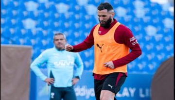 بنزيما يشبه الهلال بريال مدريد بعد أول مران له مع الأزرق السعودي