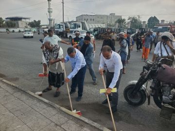 تدشين حملة نظافة شاملة في الحديدة استعدادا لاستقبال شهر رمضان المبارك تدشين حملة نظافة شاملة في الحديدة استعدادا لاستقبال شهر رمضان المبارك