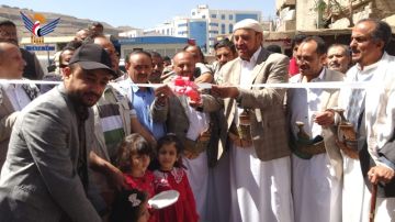 أمين العاصمة يفتتح مهرجان خير ما أنتجته أيدينا للأسر المنتجة بمديرية الوحدة أمين العاصمة يفتتح مهرجان خير ما أنتجته أيدينا للأسر المنتجة بمديرية الوحدة