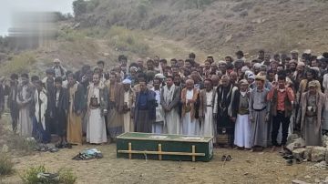 تشييع جثمان الشهيد يحيى النزيلي في المحويت