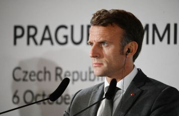 إذاعة فرنسية تكشف كواليس استقالة مديرة متحف اللوفر إذاعة فرنسية تكشف كواليس استقالة مديرة متحف اللوفر