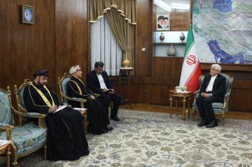 إيران وسلطنة عمان تؤكدان عزمهما توسيع العلاقات الثنائية في مختلف المجالات