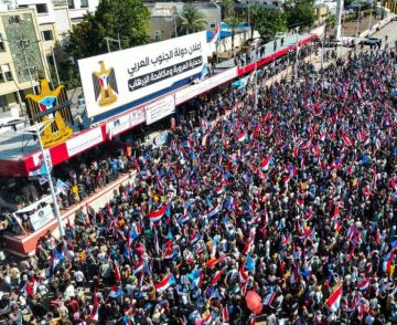 طوفان الجنوب في ساحة العروض.. رسائل شعبية مرتقبة في مليونية 27 فبراير طوفان الجنوب في ساحة العروض.. رسائل شعبية مرتقبة في مليونية 27 فبراير