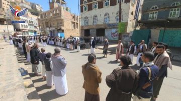 وقفات حاشدة بالمحويت في ذكرى خروج المارينز الأمريكي من صنعاء وقفات حاشدة بالمحويت في ذكرى خروج المارينز الأمريكي من صنعاء