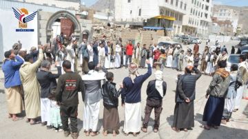 وقفات حاشدة في أمانة العاصمة نصرة لفلسطين وتنديدا بجرائم العدو الصهيوني وقفات حاشدة في أمانة العاصمة نصرة لفلسطين وتنديدا بجرائم العدو الصهيوني