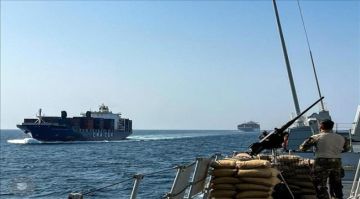 الاتحاد الأوروبي يمدد مهمة أسبيدس لحماية الملاحة في البحر الأحمر الاتحاد الأوروبي يمدد مهمة أسبيدس لحماية الملاحة في البحر الأحمر