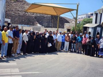 لليوم الخامس.. منع كوادر الانتقالي من دخول مقر المجلس بالعاصمة عدن لليوم الخامس.. منع كوادر الانتقالي من دخول مقر المجلس بالعاصمة عدن