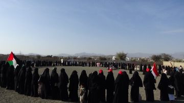 الهيئة النسائية في تعز تنظم وقفة تضامنية مع الشعب الفلسطيني الهيئة النسائية في تعز تنظم وقفة تضامنية مع الشعب الفلسطيني