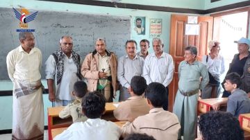 تدشين اختبارات نهاية الفصل الدراسي الثاني لصفوف النقل بالحديدة تدشين اختبارات نهاية الفصل الدراسي الثاني لصفوف النقل بالحديدة