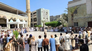 وقفات بالحديدة نصرة لفلسطين وبذكرى جلاء المارينز الأمريكي من صنعاء