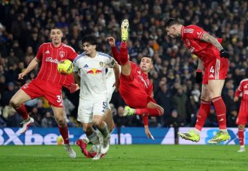 ليدز يونايتد يهزم نوتنغهام بثلاثية في الدوري الإنجليزي