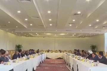 الرياض ترفض عودة وفد الانتقالي إلى عدن لقضاء رمضان.. وتمديد احتجازهم مستمر الرياض ترفض عودة وفد الانتقالي إلى عدن لقضاء رمضان.. وتمديد احتجازهم مستمر