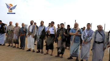 قيادات وزارة النقل والأشغال ووكالة سبأ يزورون المرابطين في المحور الشمالي بالصليف قيادات وزارة النقل والأشغال ووكالة سبأ يزورون المرابطين في المحور الشمالي بالصليف