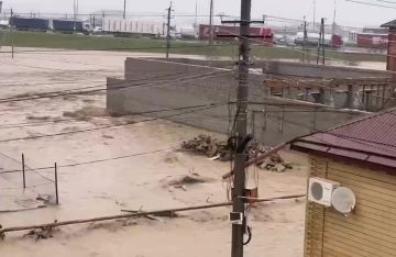 فيضانات في داغستان والشيشان جنوب روسيا تغمر عدة قرى ومناطق وتتسبب بأضرار جسيمة فيضانات في داغستان والشيشان جنوب روسيا تغمر عدة قرى ومناطق وتتسبب بأضرار جسيمة