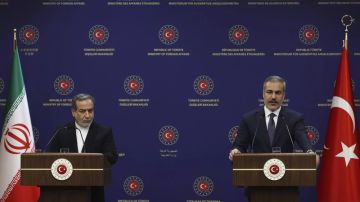 مصدر تركي: انعدام الثقة بين الولايات المتحدة وإيران يمثل العقبة الرئيسية أمام المفاوضات مصدر تركي: انعدام الثقة بين الولايات المتحدة وإيران يمثل العقبة الرئيسية أمام المفاوضات