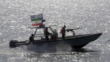 الحرس الثوري يعلن استهداف قواعد جوية أميركية في الإمارات والكويت والبحرين وقطر الحرس الثوري يعلن استهداف قواعد جوية أميركية في الإمارات والكويت والبحرين وقطر