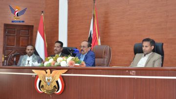 رئيس مجلس الشورى يؤكد أهمية التزام كوادر وموظفي المجلس بالدوام الرسمي