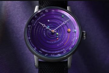 (ريفيوليوشن) و(كريستيان فان دير كلاو) تطلقان أعقد ساعة فلكية في العالم