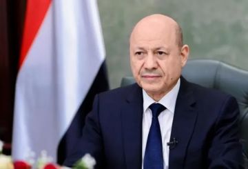 رئيس مجلس القيادة يهاتف الرئيسين السابقين!!