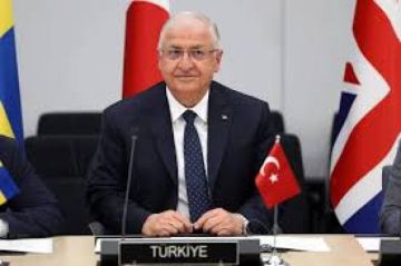 وزير الدفاع التركي يقلل مخاطر اندلاع نزاع مباشر مع إسرائيل وزير الدفاع التركي يقلل مخاطر اندلاع نزاع مباشر مع إسرائيل