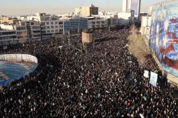 إيران: تظاهرات حاشدة تنديدا بالعدوان الأمريكي الصهيوني وتأييدا للنظام إيران: تظاهرات حاشدة تنديدا بالعدوان الأمريكي الصهيوني وتأييدا للنظام