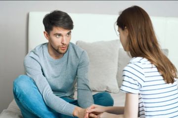 وهم الضعف.. لماذا يقلل الرجال من شأن تأثيرهم في العلاقات العاطفية؟