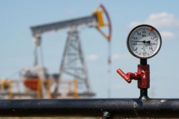 أسعار النفط تقفز بنسبة 5 مع تعثر مفاوضات التهدئة