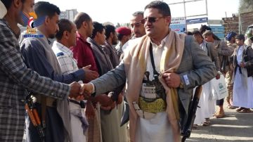 زيارات عيدية لمنتسبي مكتبي الأوقاف والإرشاد في تعز وذمار للمرابطين في الجبهات