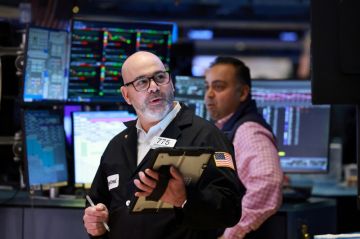 إغلاق مؤشرات الأسهم الأمريكية على انخفاض إغلاق مؤشرات الأسهم الأمريكية على انخفاض