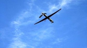 تحليق مكثف لطائرات استطلاع مجهولة فوق الحديدة اليمنية تحليق مكثف لطائرات استطلاع مجهولة فوق الحديدة اليمنية