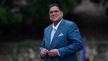 تشان سانتوخي.. الرئيس السابق لسورينام يرحل فجأة عن 67 عاما تشان سانتوخي.. الرئيس السابق لسورينام يرحل فجأة عن 67 عاما