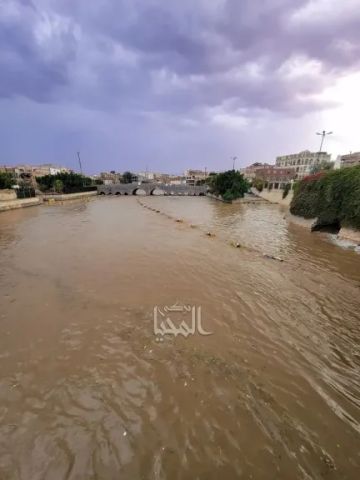 لا تخرج من بيتك الآن! سيول مفاجئة تعصف بصنعاء وتشل الحياة تماما