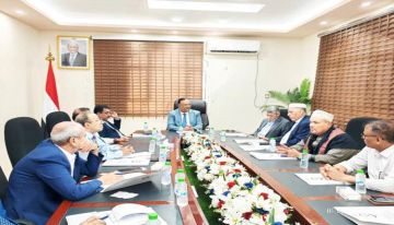 الجمارك والغرفة التجارية تبحثان جهود تسهيل العمل الجمركي ومعالجة إشكاليات القطاع الخاص الجمارك والغرفة التجارية تبحثان جهود تسهيل العمل الجمركي ومعالجة إشكاليات القطاع الخاص