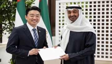 محمد بن زايد يبحث مع مبعوث الرئيس الكوري مستجدات الأوضاع