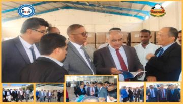 وزير التربية والتعليم (العبادي) يقوم بزيارة تفقدية لمطابع الكتاب المدرسي في فرع المنصورة بعدن وزير التربية والتعليم (العبادي) يقوم بزيارة تفقدية لمطابع الكتاب المدرسي في فرع المنصورة بعدن