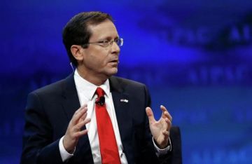 رئيس إسرائيل: نأسف لمنع بطريرك القدس من دخول كنيسة القيامة رئيس إسرائيل: نأسف لمنع بطريرك القدس من دخول كنيسة القيامة