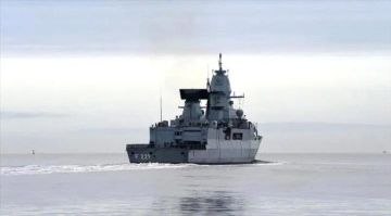 فرقاطة يونانية تؤمن سفنا تجارية ضمن مهمة أسبيدس الأوروبية