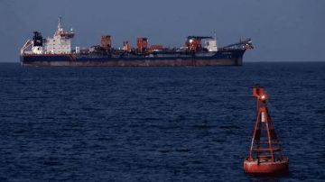 معهد أميركي :عمليات بيع النفط الإيراني تتسارع بحدة