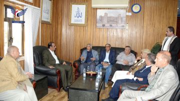 وكيل وزارة الخدمة المدنية يتفقد سير العمل في مؤسسة الاتصالات وهيئة البريد